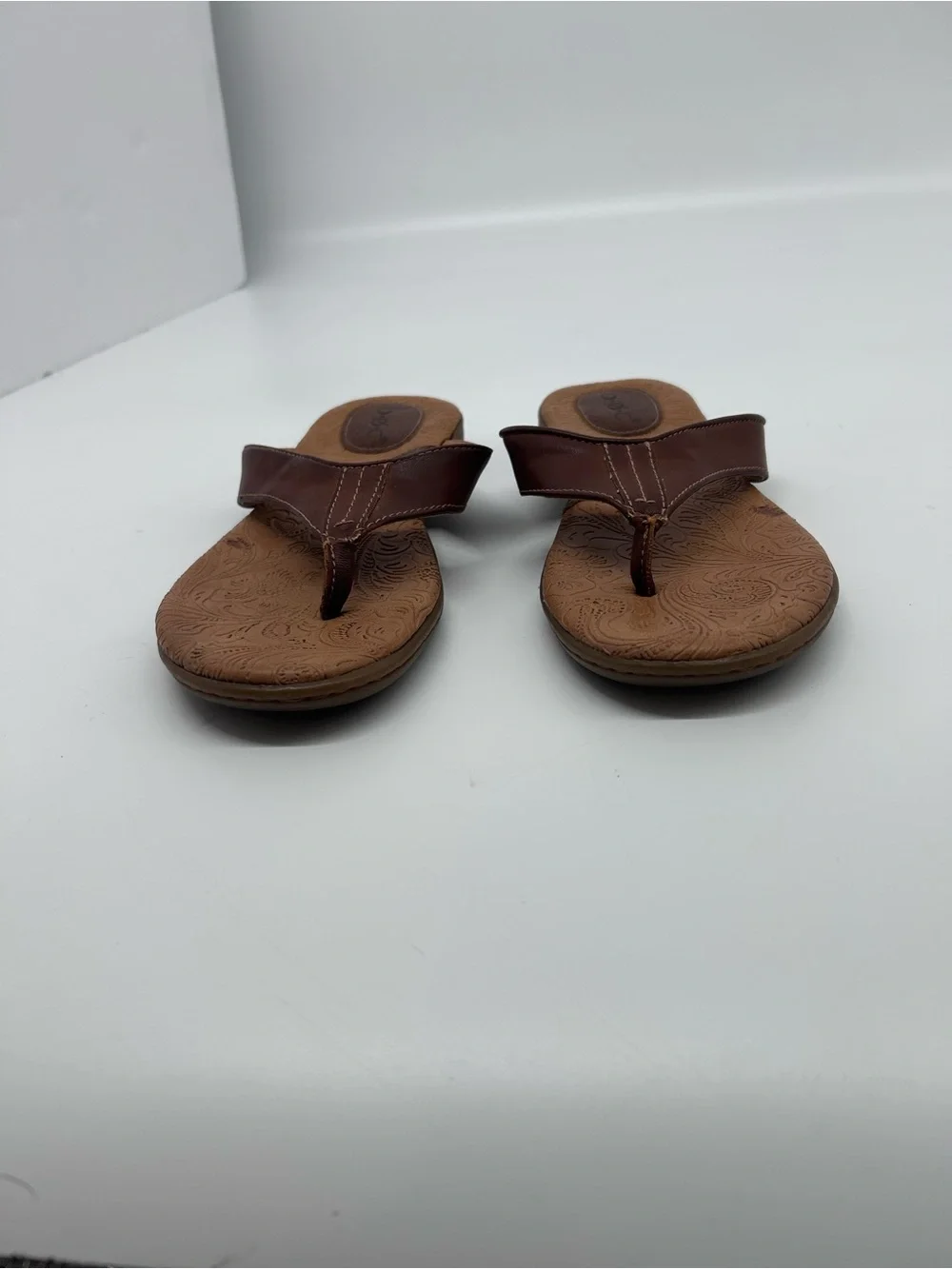 b.o.c. Born Concept Brown Leather Thong Sandals 8